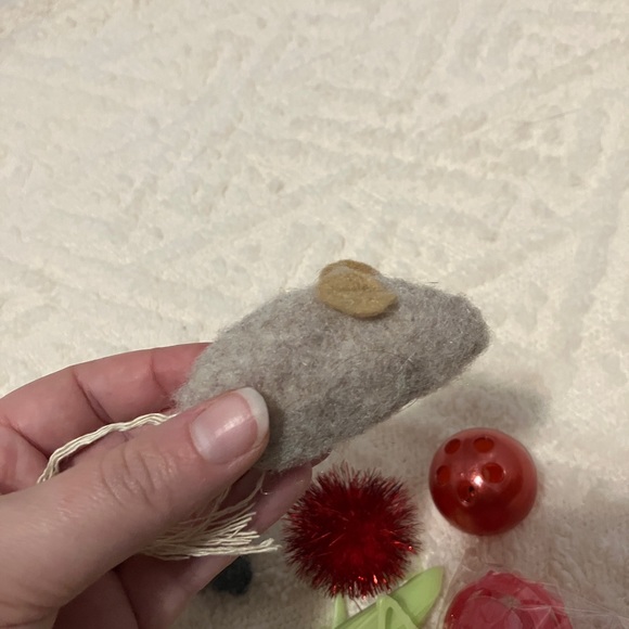 Lot of unused cat toys - Picture 4 of 10